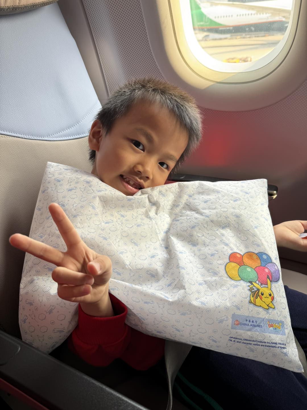 皮卡丘彩繪機✈️ 台灣首架寶可夢彩繪機