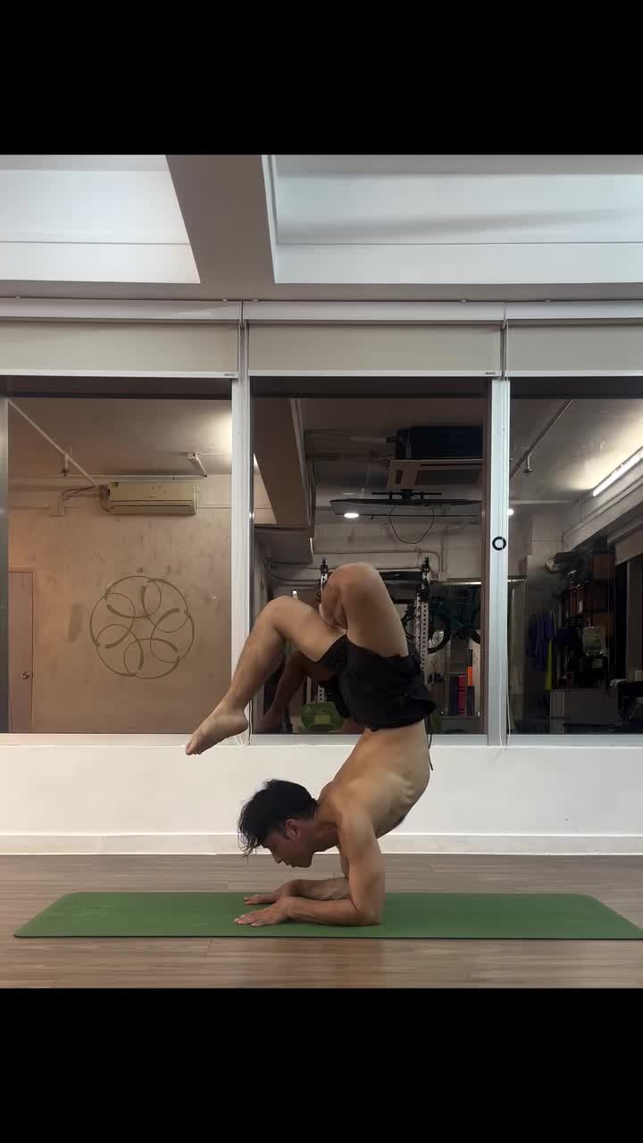 手肘倒立蠍子式專修班