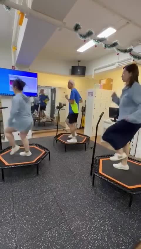 彈床班試堂